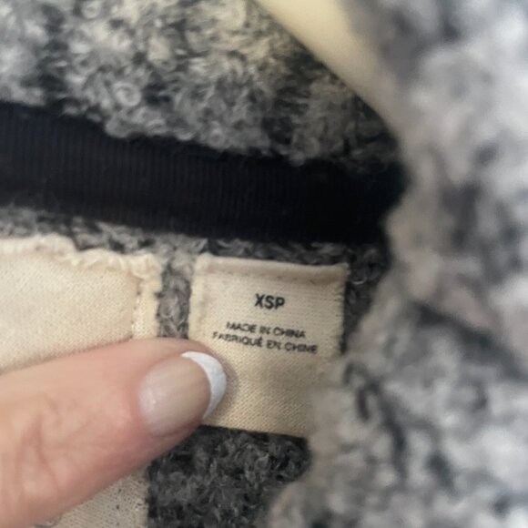 Shapely Cinched Sweater Uniquely Designed to Conform to Your Body - Picture 4 of 4